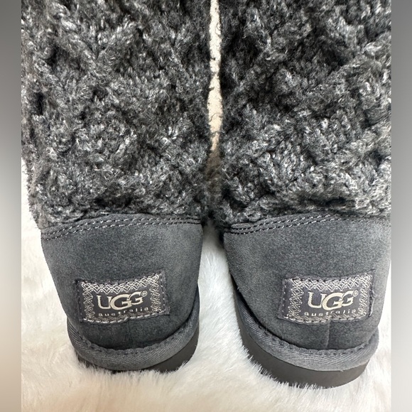 UGG Australia Gray Lattice Cardy 3 Button Winter
Knit Boots SIZE 8 - Picture 4 of 6